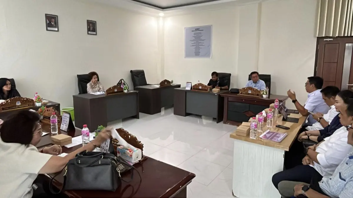 Audiensi KPU Manado ke Komisi 1 DPRD Kota Manado, Senin (27/4) membahas rancangan penataan dapil