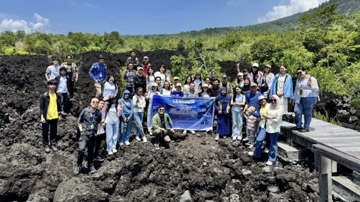 Field trip mahasiwa jurusan Fisika FMIPAK Unima