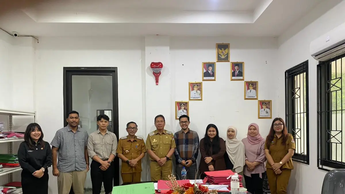 MANTAP: Bupati Minahasa Selatan, Franky Donny Wongkar, menyempatkan waktu melihat langsung proses pemeriksaan Badan Pemeriksa Keuangan (BPK) RI terhadap Laporan Keuangan Pemerintah Daerah (LKPD) Tahun Anggaran 2025.