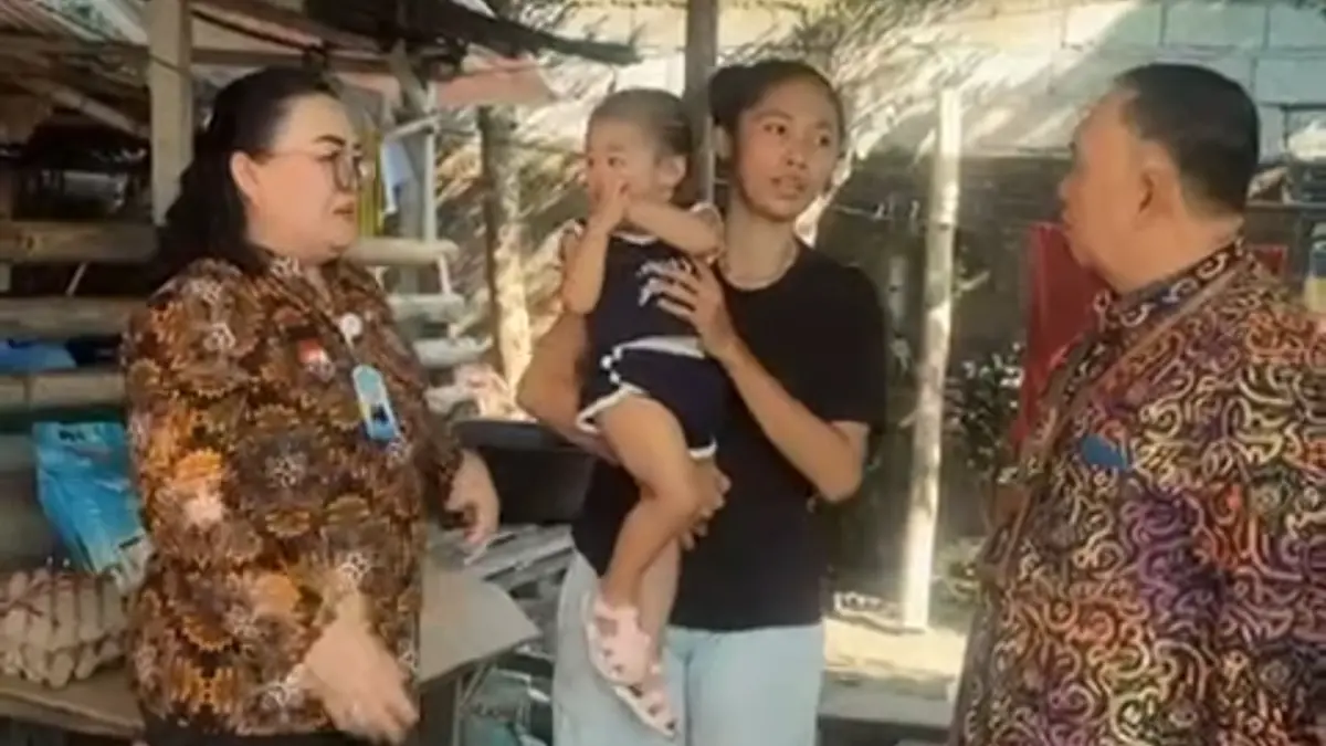 Deputi Bidang Keluarga Sejahtera dan Pemberdayaan Keluarga Kemendukbangga/BKKBN Nopian Andusti bersama Kepala Perwakilan dr Jeanny Yola Winokan saat melaksanakan program Genting