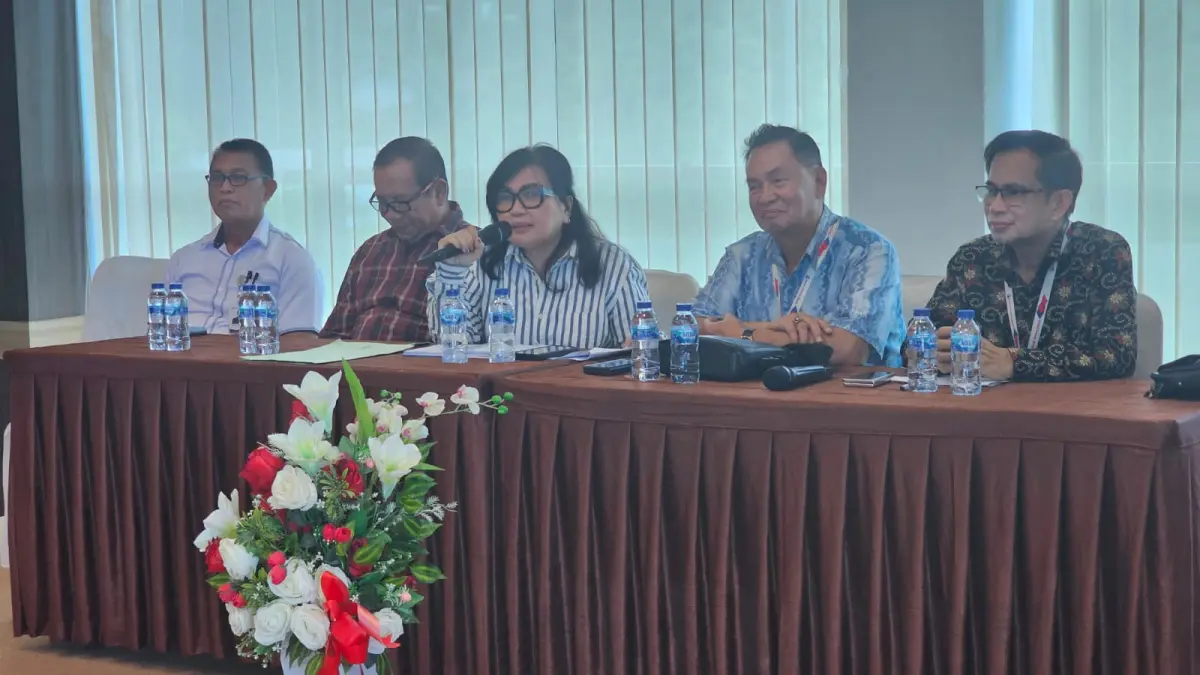 Jajaran Komisaris dan Direksi BPR Prisma Dana.