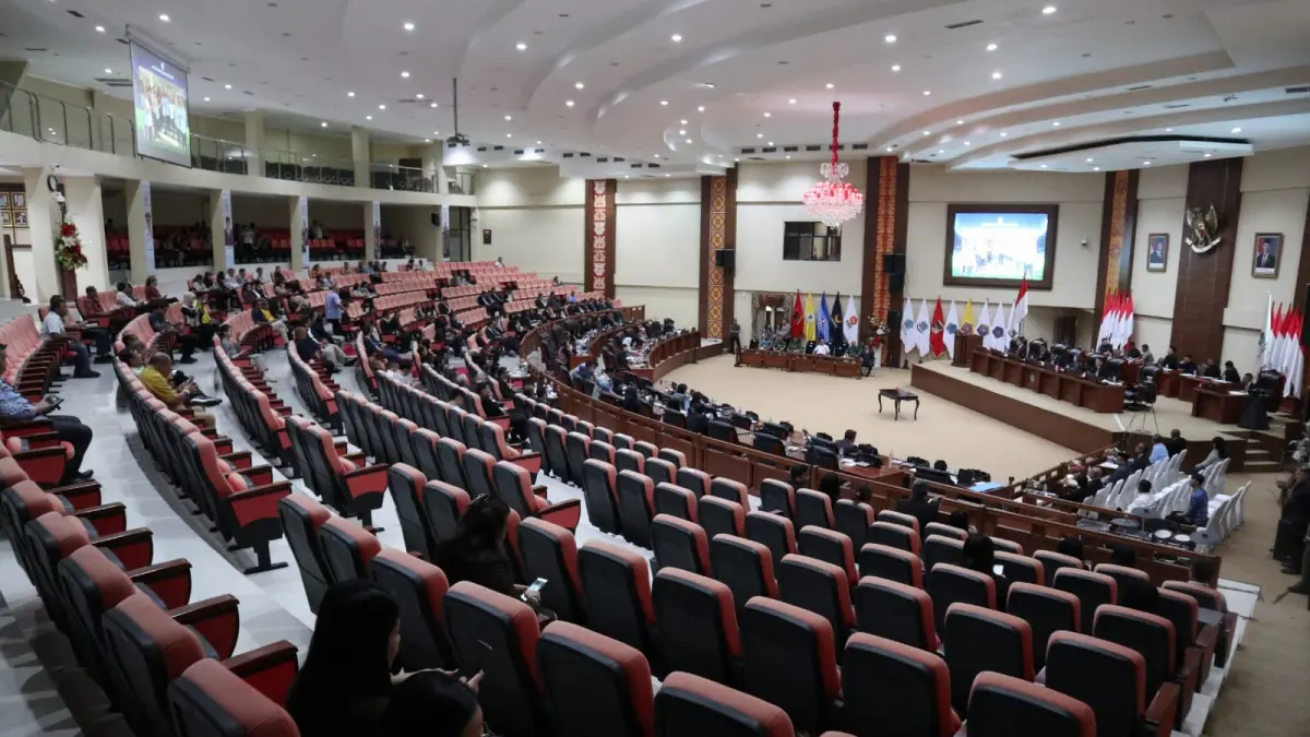 Suasana rapat paripurna.