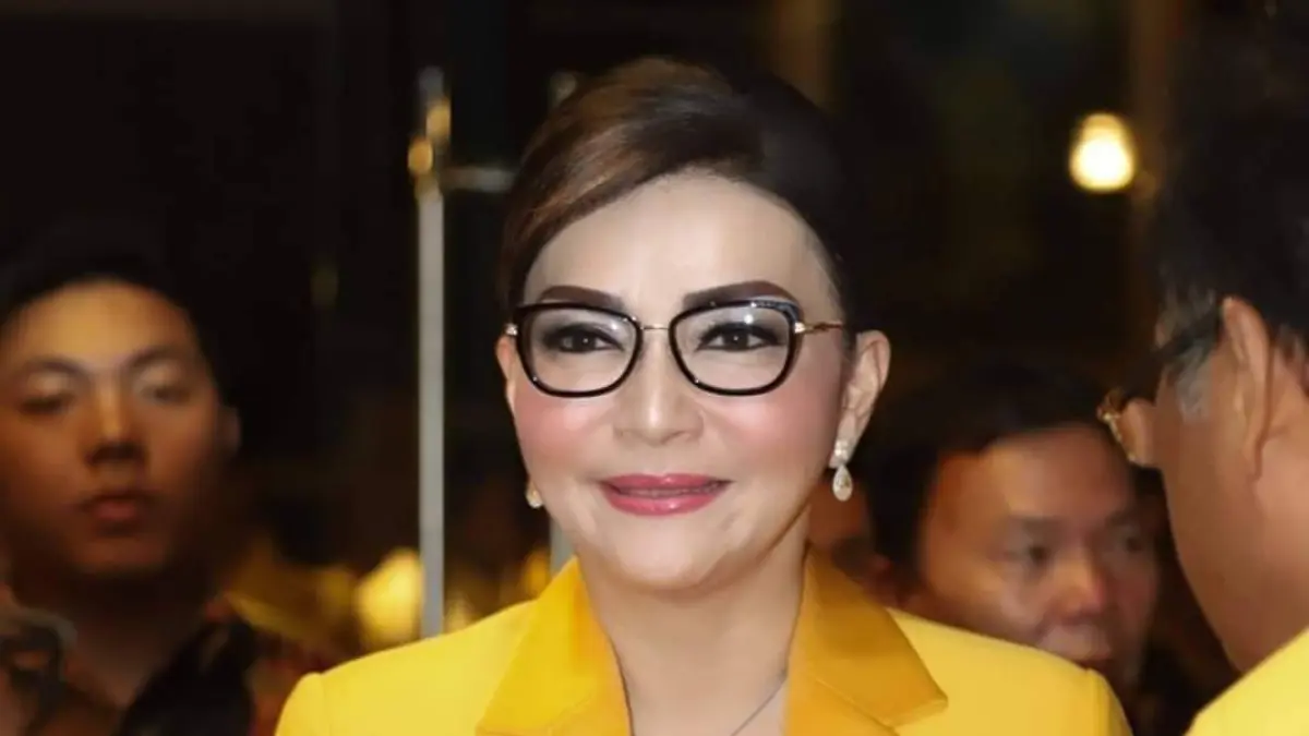 Dr (HC) Christiany Eugenia Paruntu S.E S.Th MA
