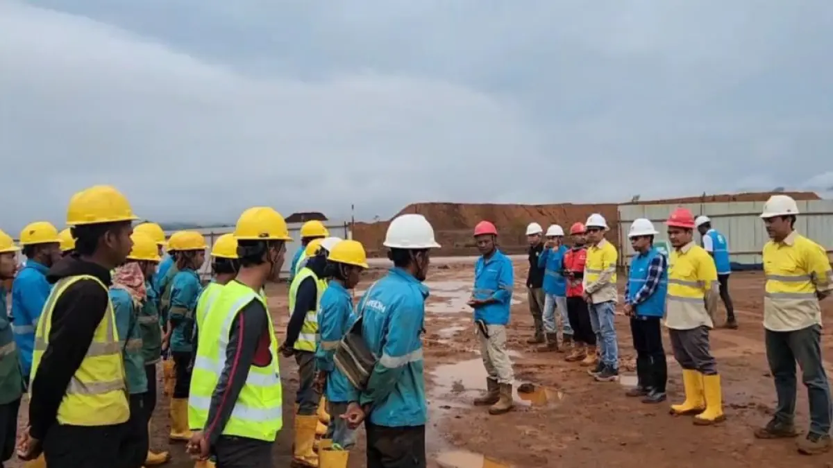 PLN UIP Sulawesi Perkuat Implementasi SMP dan SMK3 untuk Dukung Keandalan Sistem Kelistrikan di Wilayah Sulawesi Tenggara

Semoga berkenan, terima kasih ☺️