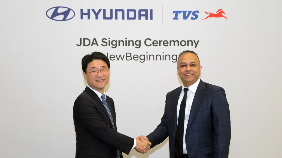 (ki-ka) Joongsun Ko, Senior Vice President of Corporate Strategy & Planning at Hyundai Motor Company; Sharad Mishra, President, Group Strategy TVS Motor Company