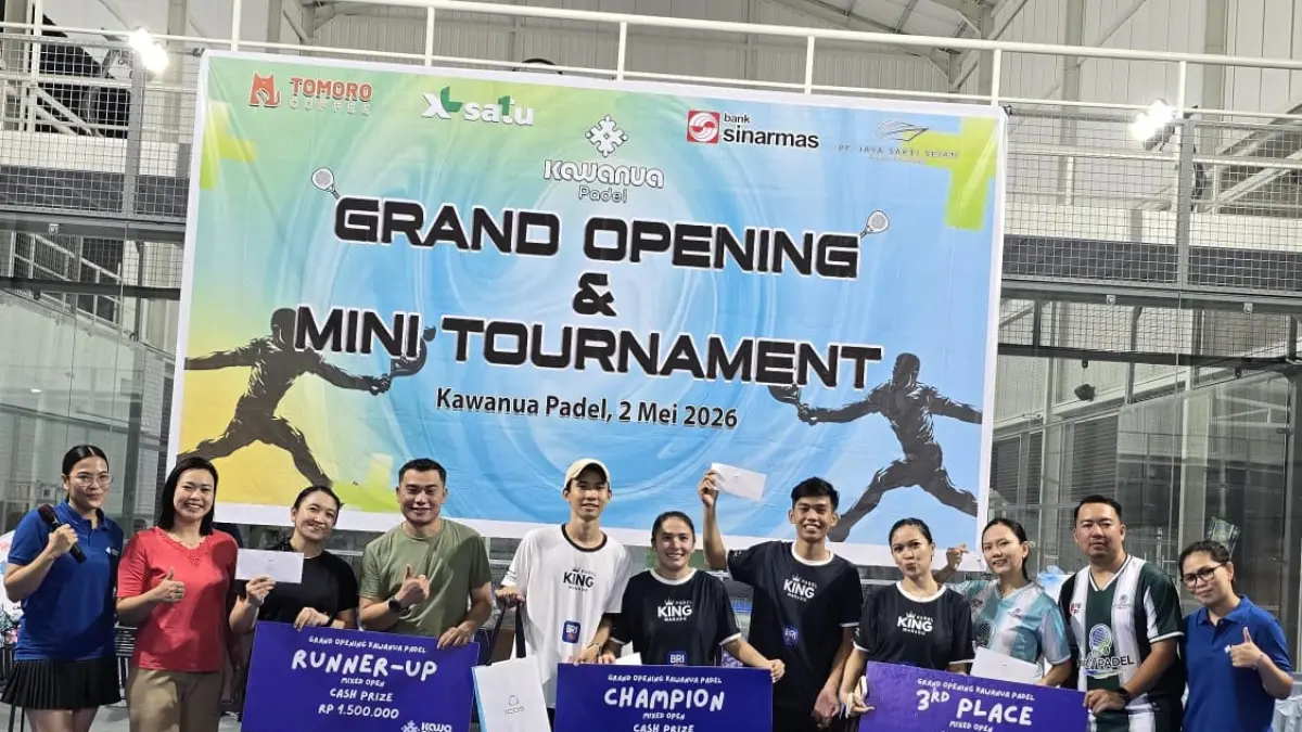 MERIAH: Ratusan peserta dari berbagai daerah di Sulawesi Utara tampak antusias mengikuti rangkaian acara yang sekaligus menjadi Grand Opening Kawanua Padel tersebut.&nbsp;