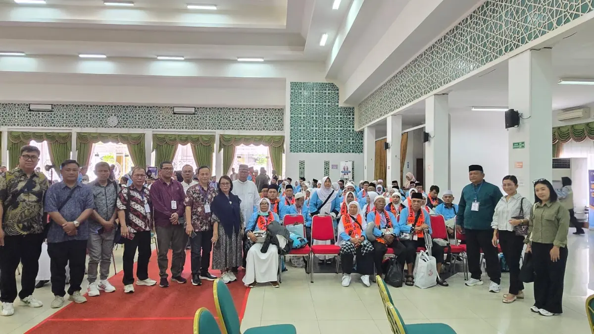 Jemaah Haji asal Manado saat berada di Embarkasi Haji Balikpapan, Sabtu (2/5) akhir pekan lalu.