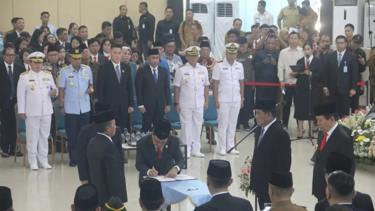 Pelantikan Sekretaris Provinsi (Sekprov) Sulut   Tahlis Gahlang oleh Gubernur Yulius Selvanus, Senin (4/5/2026).
