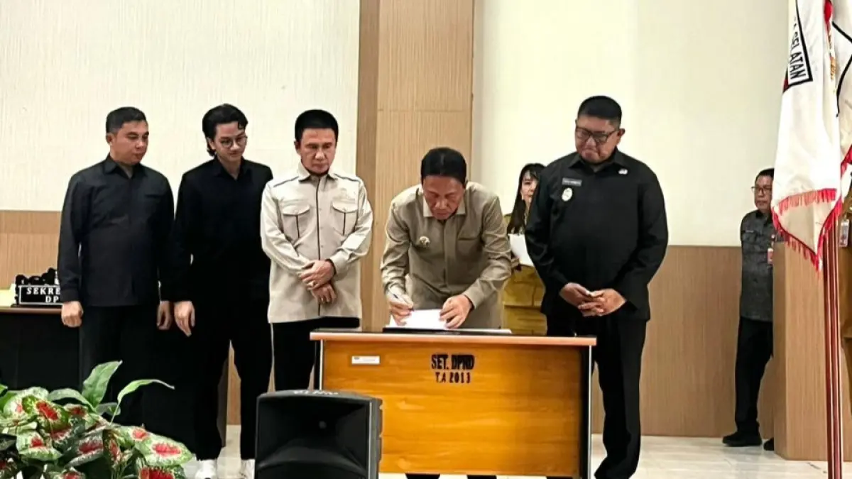 RESMI: Pelaksanaan rapat paripurna dengan sejumlah agenda strategis, Senin (4/5), di ruang rapat DPRD Minsel, Kecamatan Amurang Barat.