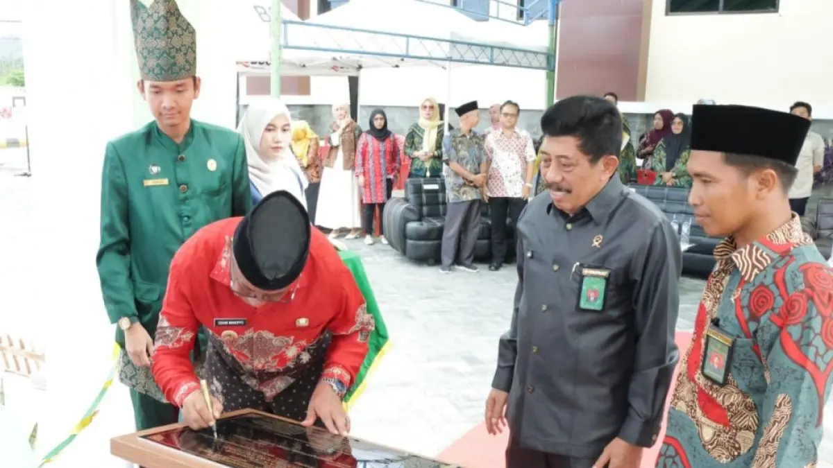 Bupati Oskar Manoppo resmikan Lapangan Tenis PA Tutuyan sebagai ruang olahraga dan kebersamaan masyarakat Boltim.