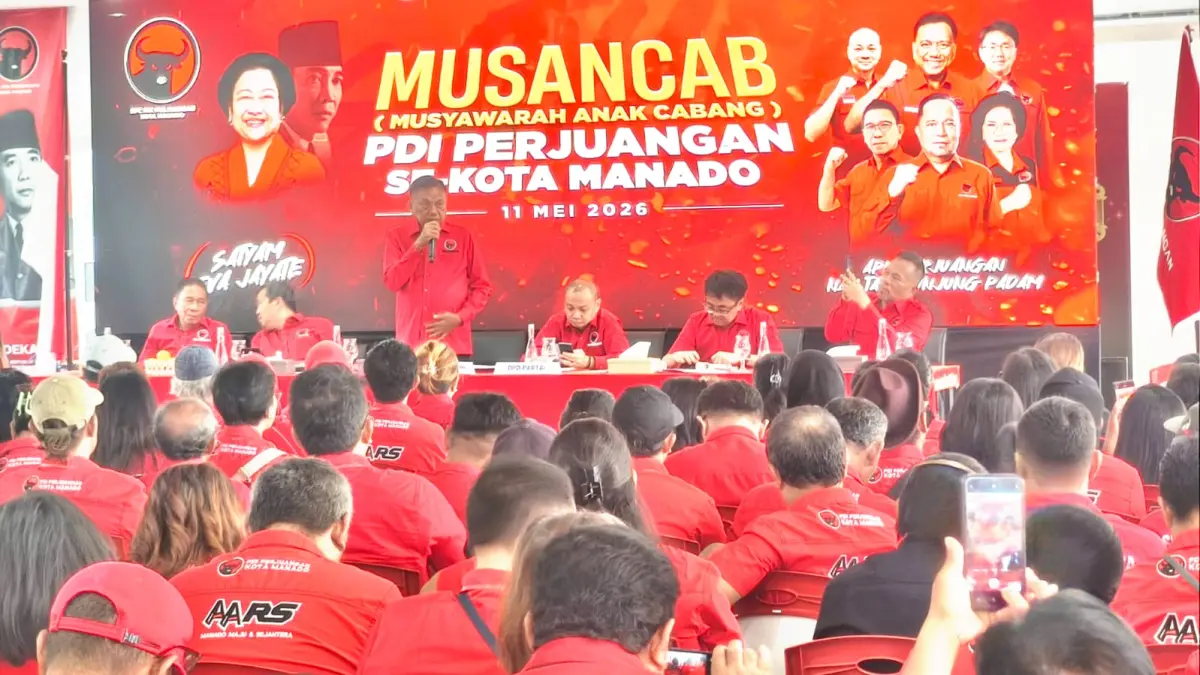 Suasana Musancab PDI Perjuangan Kota Manado yang dibuka Ketua DPD Olly Dondokambey di Kantor DPC, Senin (11/5)