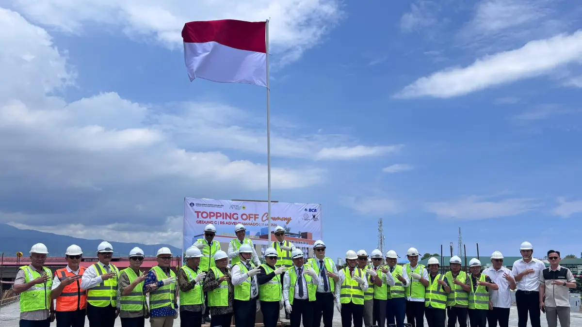 Topping off pembangunan Gedung C RS Advent Manado.