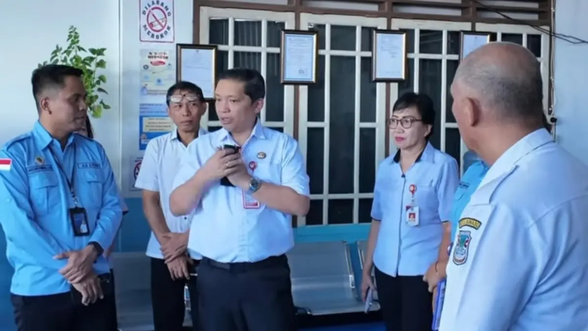 AWASI: Beberapa pejabat Pemkot Manado dipimpin Sekkot Dandel saat mengunjungi SPPG di Tumumpa 2, Rabu (12/5)