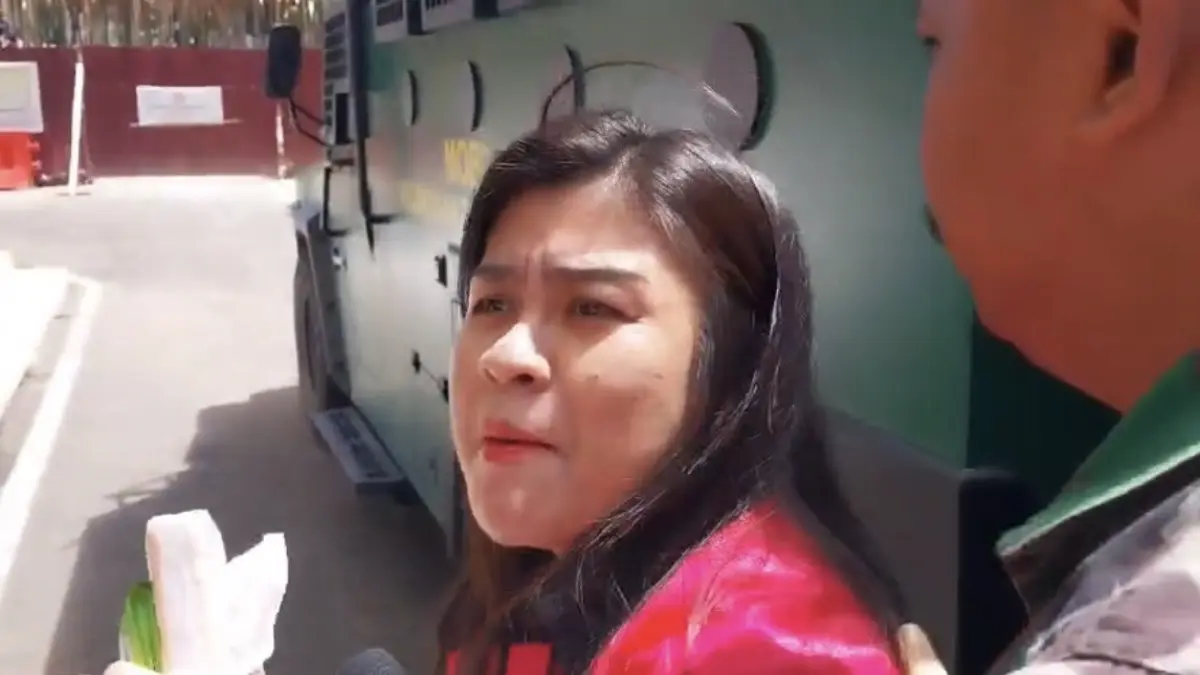 Chyntia Kalangit saat kembali tiba di Kejati Sulut Rabu (13/05/2026).