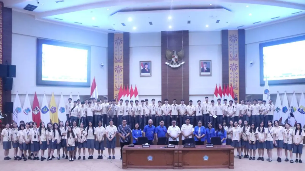 Field trip siswa MIS di kantor DPRD Provinsi Sulawesi Utara, Rabu (13/5/2026).
