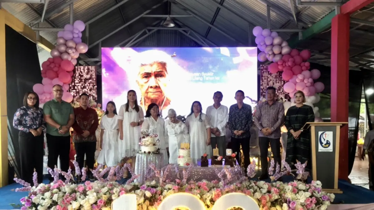 INSPIRATIF: Perayaan ulang tahun ke-100 Oma Antje Sumampouw di Aula Watergold Desa Talawaan, Kecamatan Talawaan, Minahasa Utara.