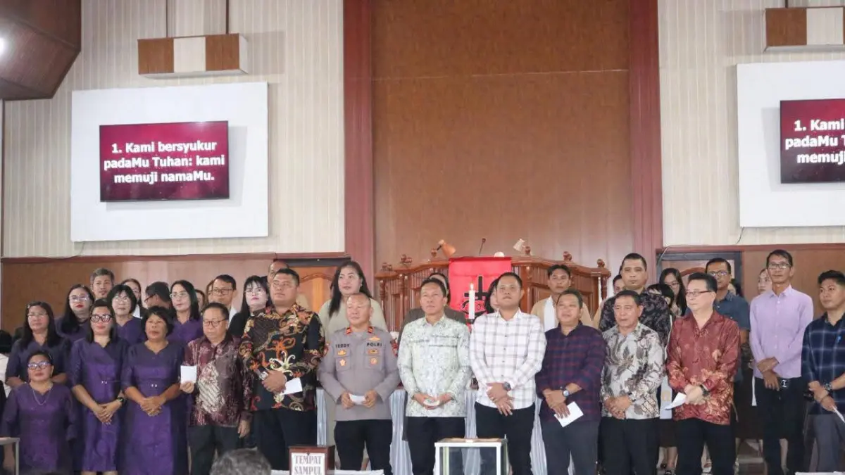 MANTAP: Ibadah perayaan kenaikan Yesus Kristus ke surga yang dirangkaikan dengan Serah Terima Pelayanan Ketua BPMJ GMIM Alfa Omega Tumpaan sekaligus Ketua BPMW Tumpaan, Kamis (14/5).