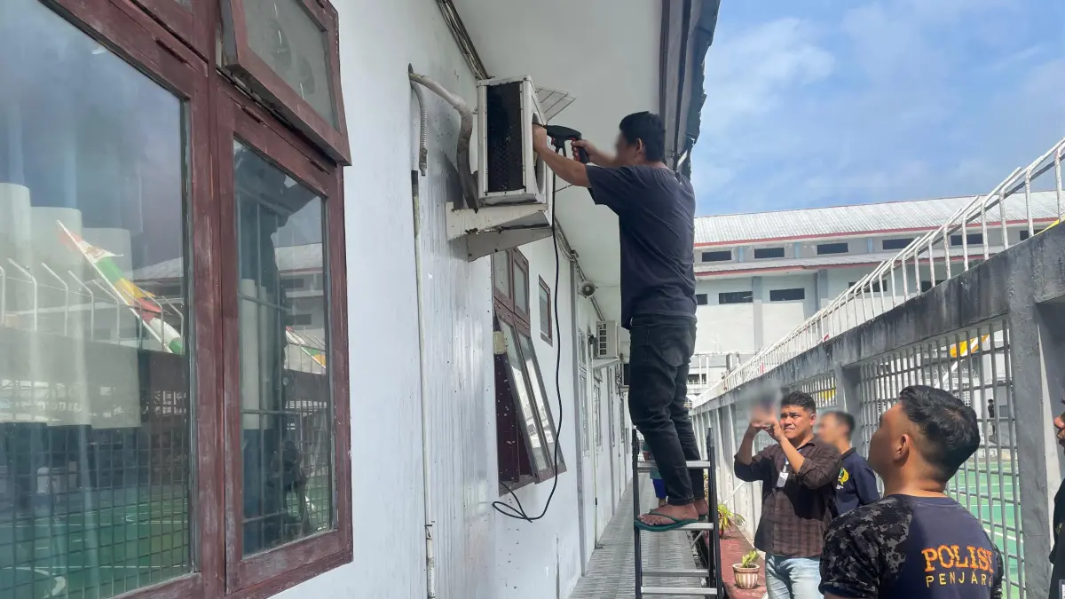 PEMBINAAN: Warga Binaan Pemasyarakatan Rutan Kelas IIA Manado ikuti pelatihan teknisi AC dan barista bekerja sama dengan Malendong Project, sepekan terakhir.
