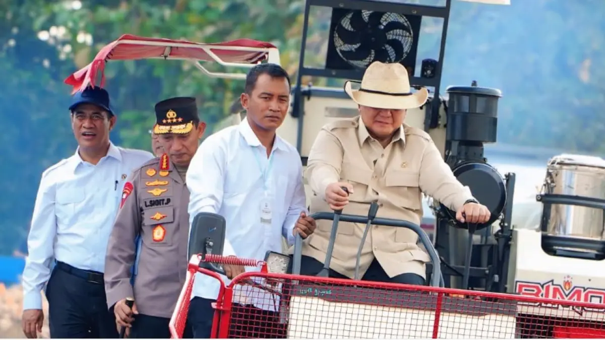 Presiden Prabowo menyampaikan apresiasi kepada seluruh jajaran yang terlibat dalam penguatan sektor pangan nasional, khususnya tim pertanian.