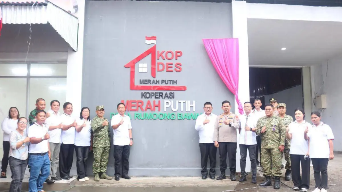 SIGAP: Bupati Minsel, Franky Donny Wongkar, (FDW), bersama Wakil Bupati, Brigjen TNI (Purn.) Theodorus Kawatu, menghadiri secara virtual peresmian operasional 1.061 unit Koperasi Desa/Kelurahan Merah Putih (KDKMP) oleh Presiden RI, H. Prabowo Subianto, Sabtu (16/5).