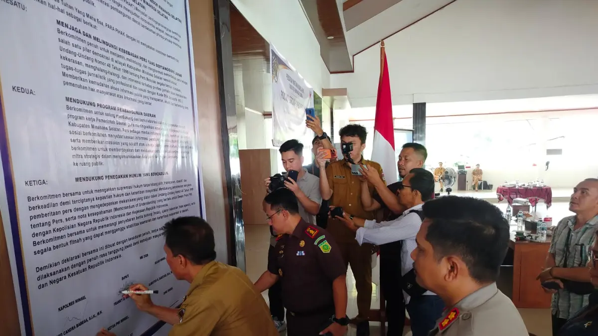 RESMI: Pemerintah Kabupaten Minsel, Kepolisian Resor Minsel, Kejaksaan Negeri Minsel, Pengadilan Negeri Amurang, dan Persatuan Wartawan Indonesia (PWI) Minsel resmi menandatangani Deklarasi Bersama Menjaga Kebebasan Pers, Mendukung Program Pembangunan Daerah, dan Menegakkan Hukum yang Berkeadilan.