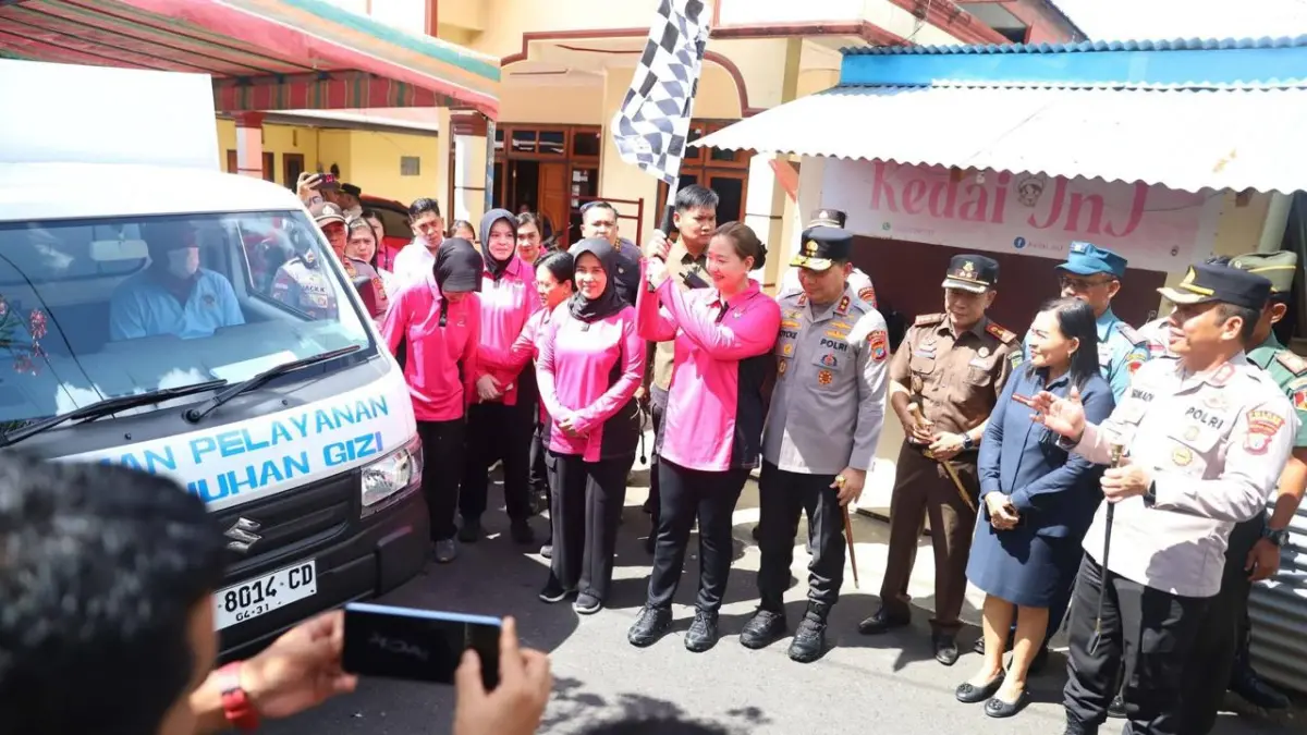 Peresmian SPPG Sitaro yang dihadiri langsung Kapolda Sulut Roycke Harry Langie, beberapa waktu lalu.