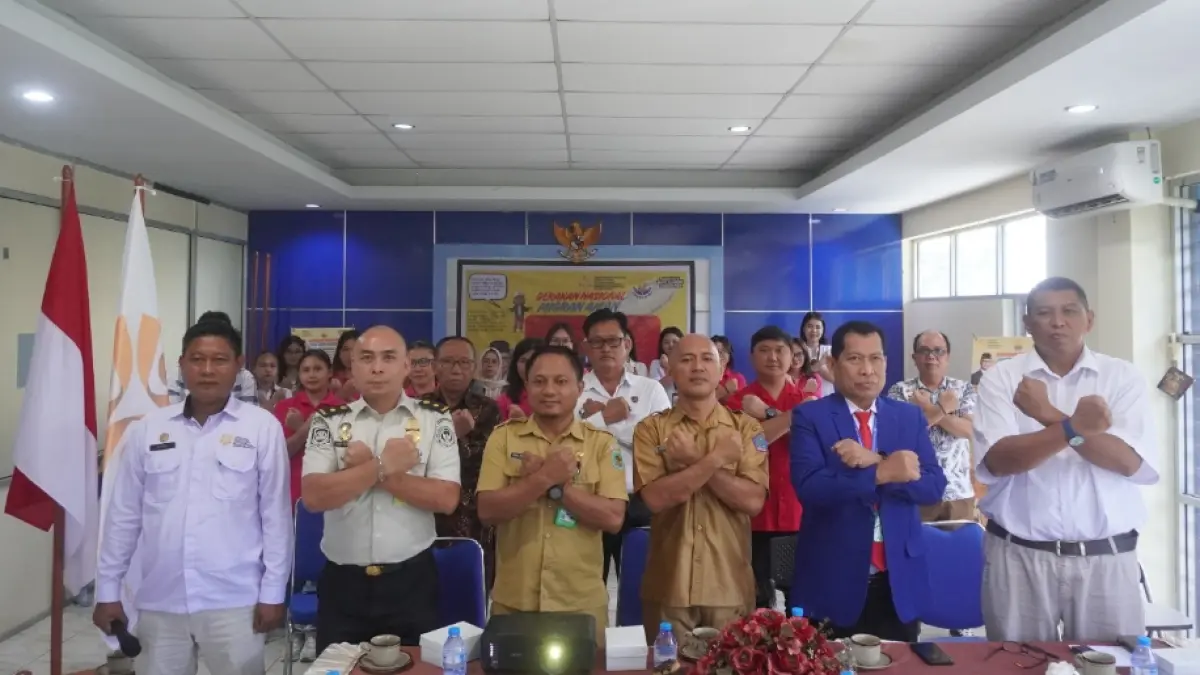 Salam proteksi: Migran aman rakyat sejahtera. Unsur pentahelix usai penandatanganan surat kesepakatan bersama di kantor BP3MI Sulut 