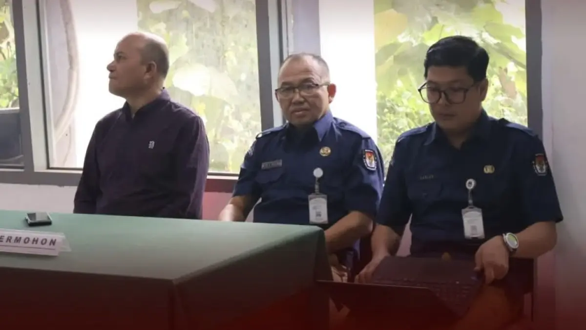 Jajaran KPU Sulut dalam sidang di KIP.