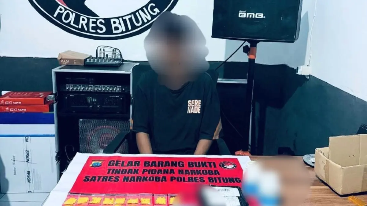 Terduga pelaku beserta barang bukti obat terlarang diamankan di Mapolres Bitung.(Dok Istimewa)