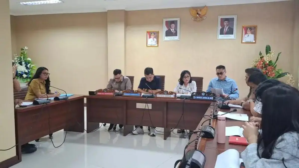 Suasana RDP antara Komisi I DPRD Sulut dengan Dinas PMD.