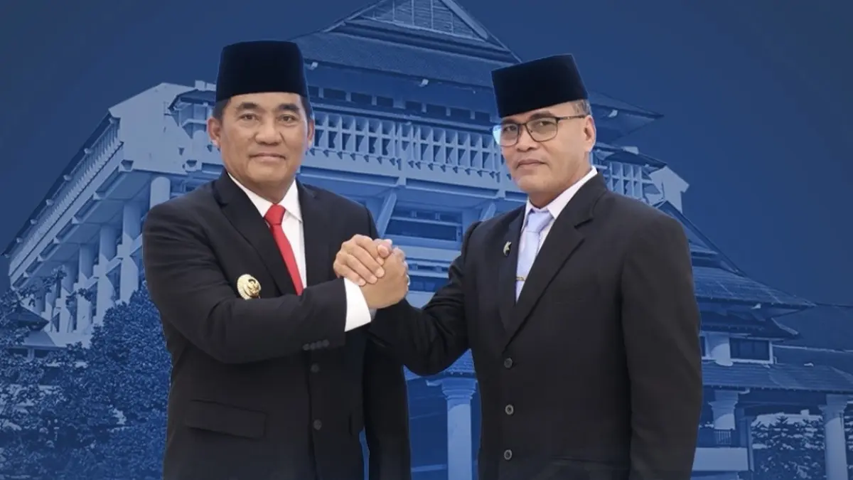 Gubernur Sulawesi Utara Yulius Selvanus dan Kepala BKD John Ismail Merentek.