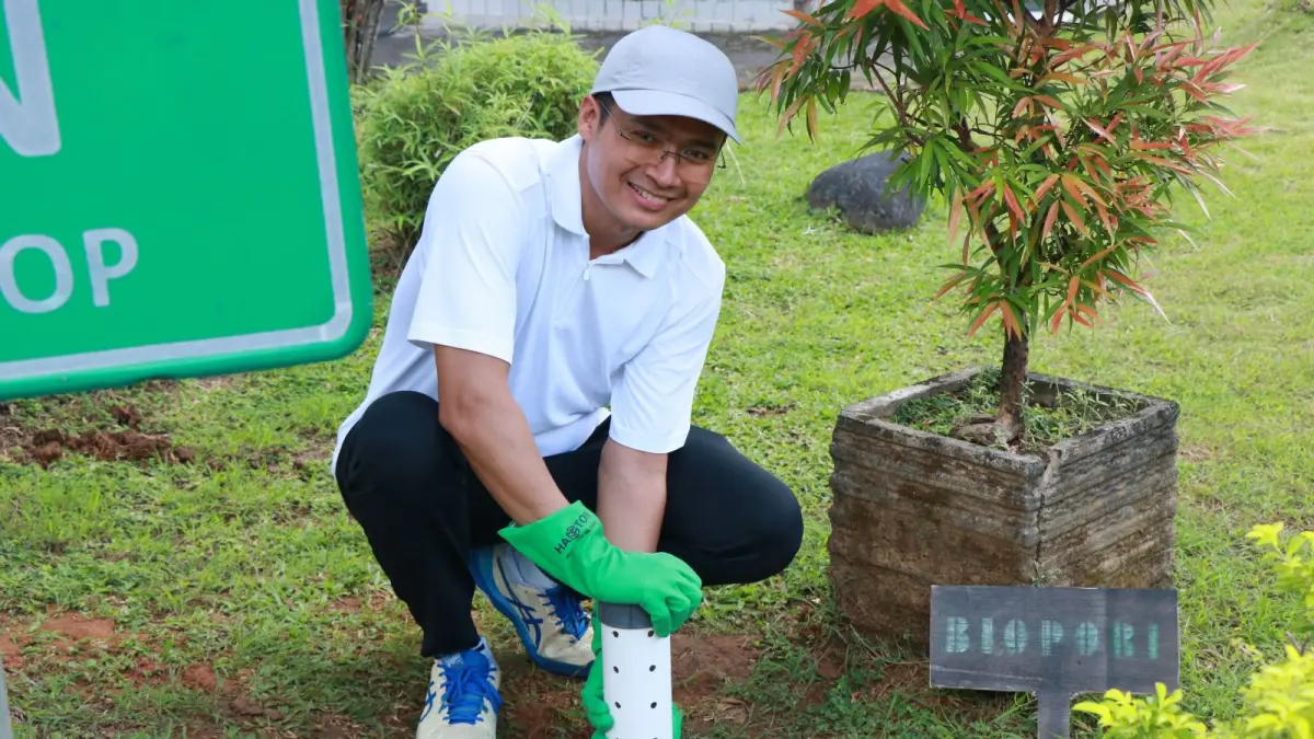 PLN UIP Sulawesi Gelar Gerakan Biopori dan Komposter di Lingkungan Kantor