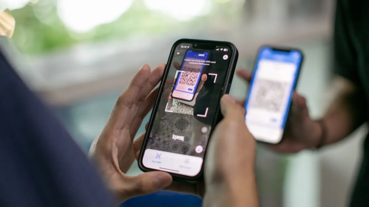 BRI menghadirkan layanan yang memungkinkan merchant menerima pembayaran dari pengguna Alipay dan UnionPay secara mudah, aman, dan real-time melalui QRIS EDC BRI.