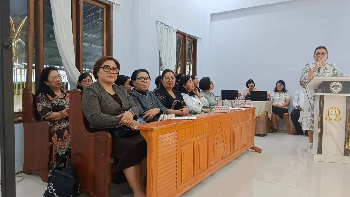 Adriana Ch Dondokambey di ibadah bersama pengurus dan anggota lansia GMIM Wilayah IX Minahasa, di GMIM Alfa Omega Pulutan, Rabu (27/5/2026).