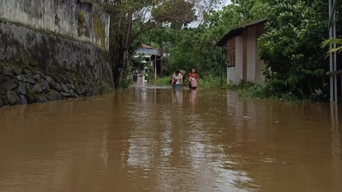 Nampak banjir di Lingkungan 5, Kelurahan Pakowa, Kecamatan Wanea, Rabu (27/5)