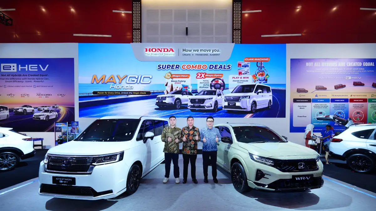 Jajaran manajemen Main Dealer Honda Surabaya Center 