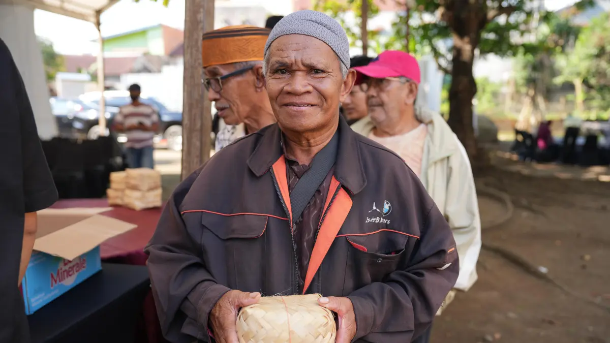 Penerima potongan hewan kurban yang dibagikan Pertamina Patra Niaga Regional Sulawesi.&nbsp;