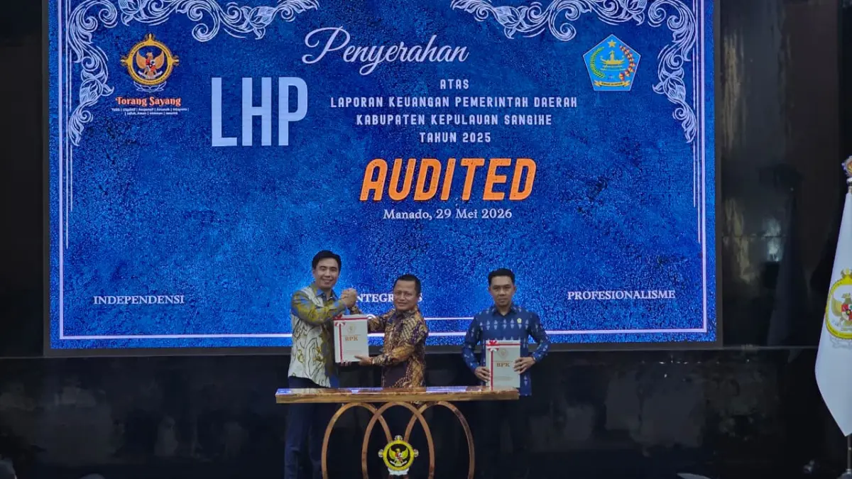 Bupati Michael Thungari saat menerima opini WTP Kabupaten Sangihe, Jumat (29/05/26).
