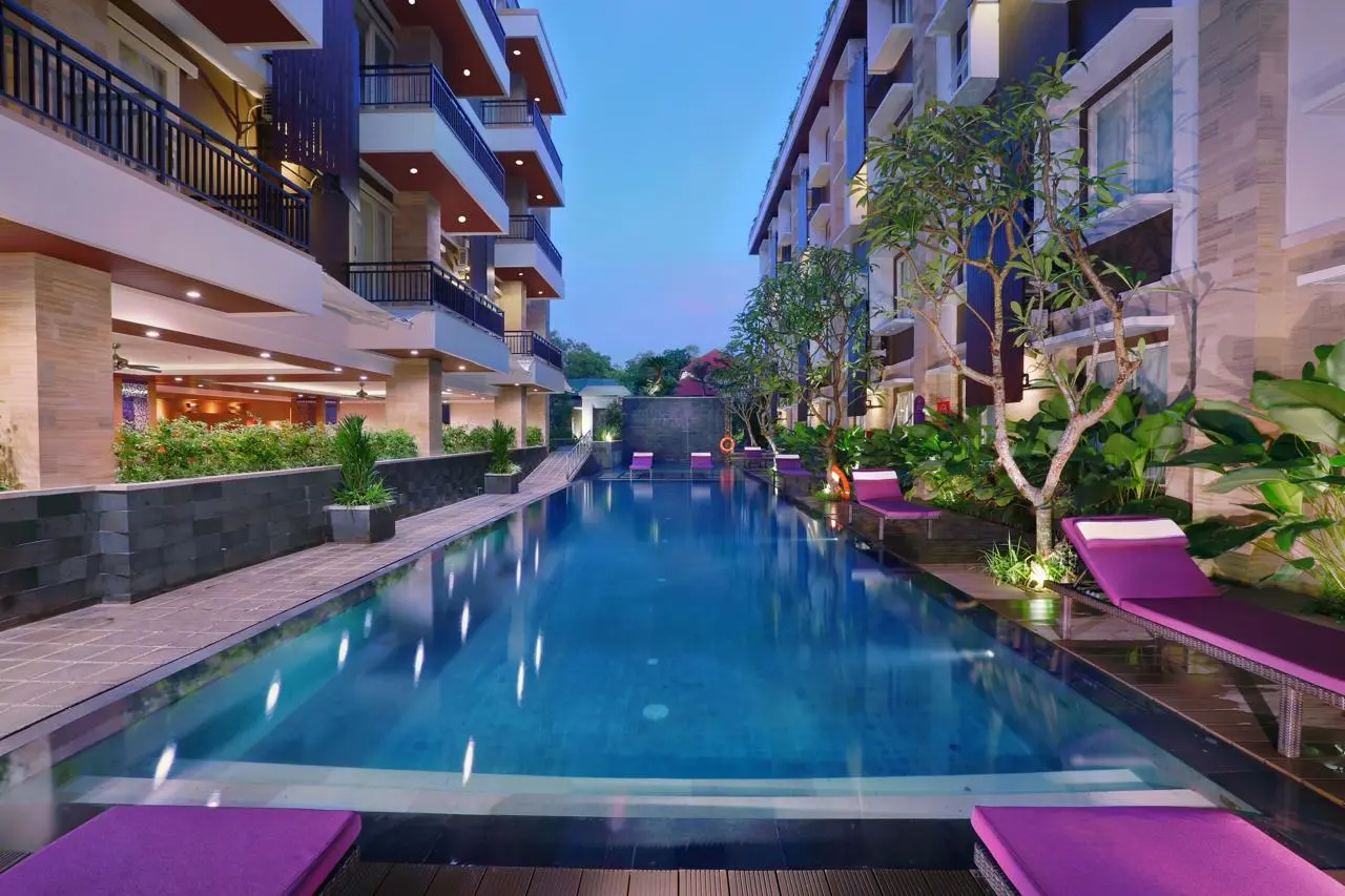 Kolam renang Quest Hotel San Denpasar