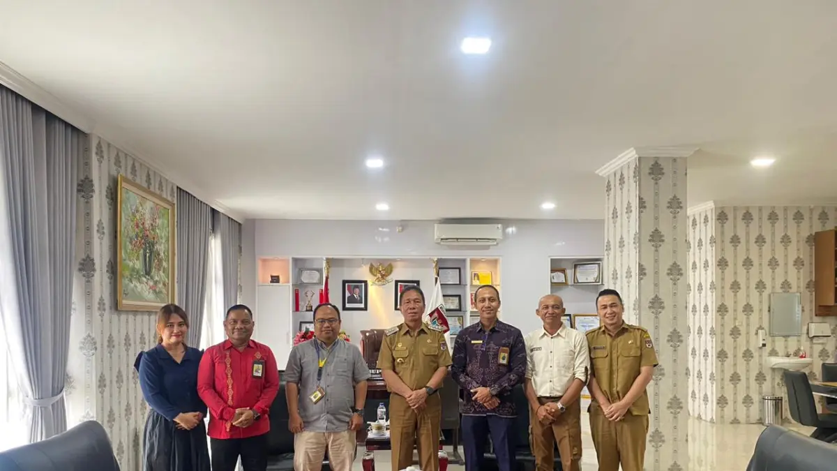 SINERGI: Bupati Minsel, Franky Donny Wongkar (FDW), secara resmi menerima kunjungan audiensi dari Kepala Kantor Pelayanan Pajak (KPP) Pratama Kotamobagu yang baru, I Made Nesa Widiada.