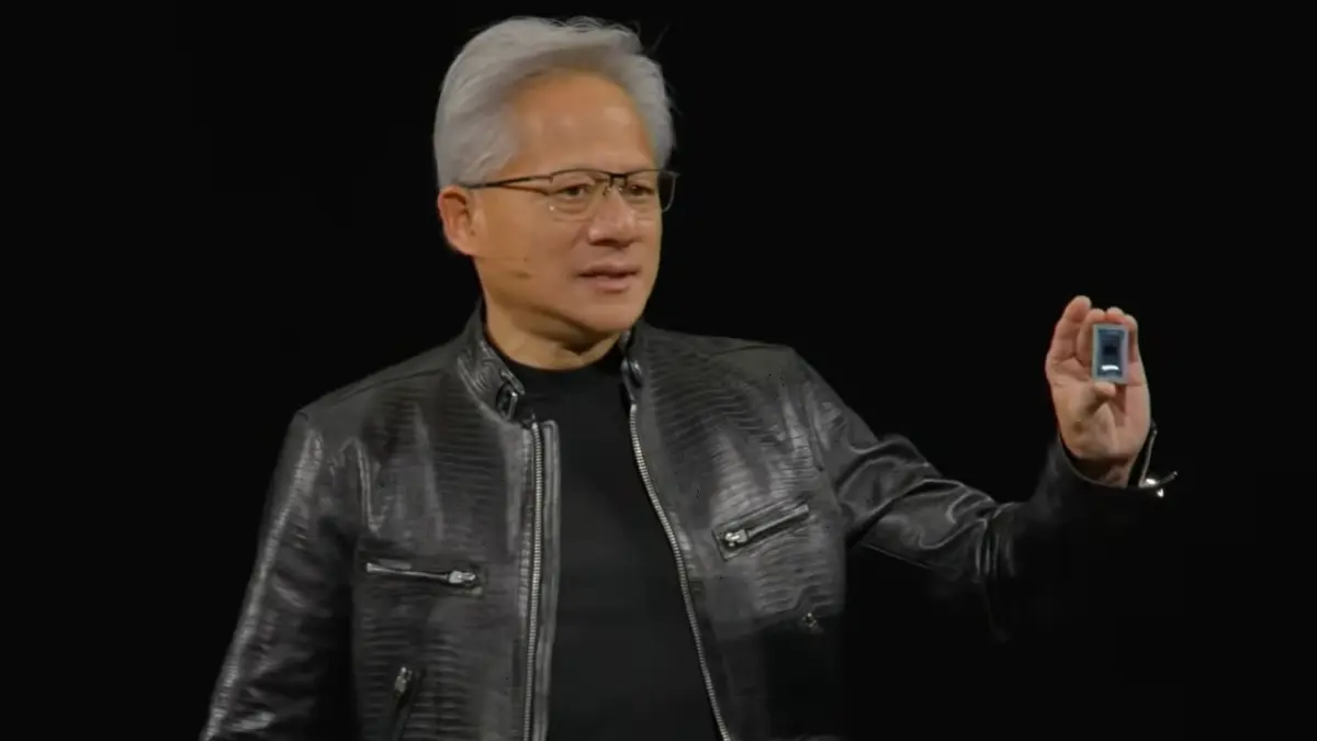 CEO Nvidia Jensen Huang memperkenalkan Nemotron 3 Ultra