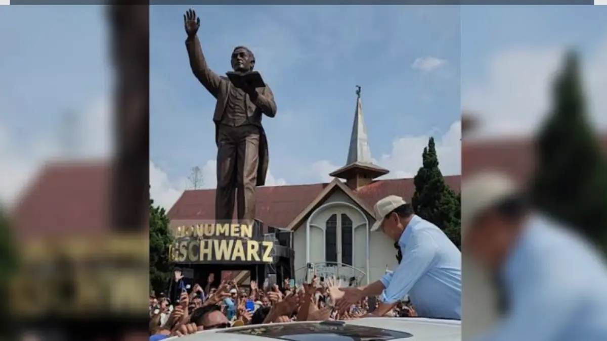 Putra Minahasa yang kahir dari rahim Minahasa, Prabowo Subianto, sangat dicintai dan dibanggakan rakyat Minahasa. Kapan lagi putra Minahasa jadi Presiden. Tunggu 100  tahun depan 