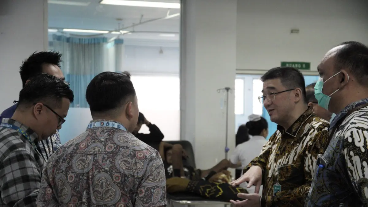 Dirut Prof Starry memimpin langsung telusur internal akreditasi di RSUP Kandou.
