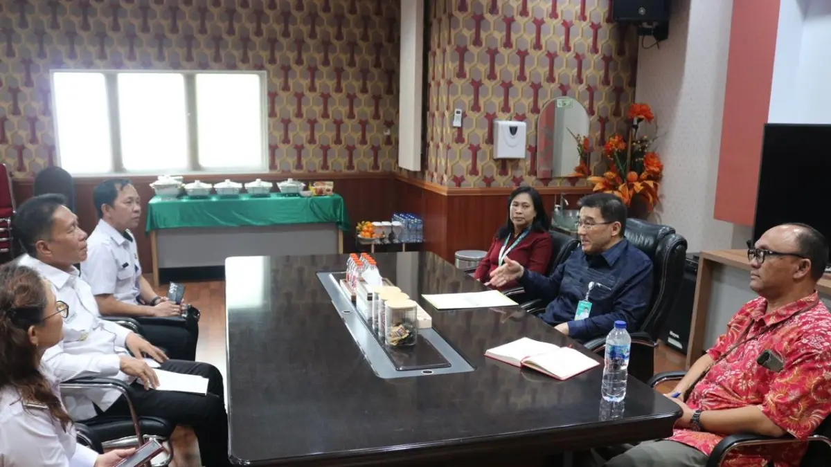 Pertemuan Dirut RSUP Kandou dan Bupati Minsel, Rabu (3/6).