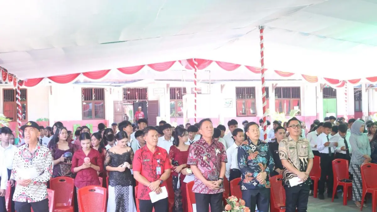 RESMI: Acara Penamatan 183 Peserta Didik Kelas IX Tahun Ajaran 2025/2026 di SMP Negeri 1 Amurang, Kecamatan Amurang, Kamis (4/6).