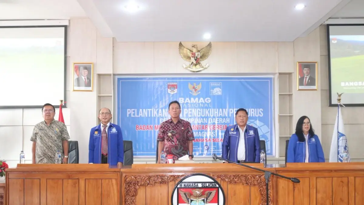 SAH: Pelantikan dan Pengukuhan Dewan Pimpinan Daerah (DPD) Badan Musyawarah Antar Gereja Nasional (BAMAGNAS) Kabupaten Minsel di Kantor Bupati Minsel, Kamis (4/6).