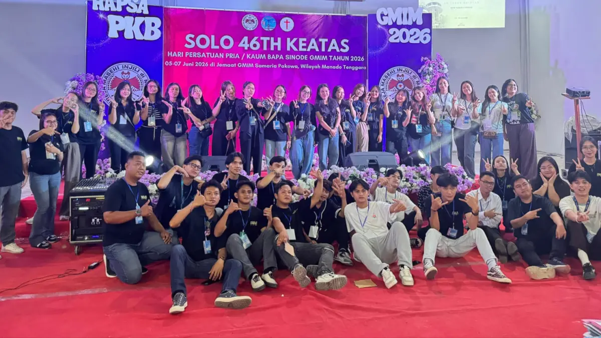 TERBAIK: Sukacita panitia lokal lomba Solo 46 tahun ke atas dalam rangka HAPSA P/KB GMIM di jemaat Samaria Pakowa