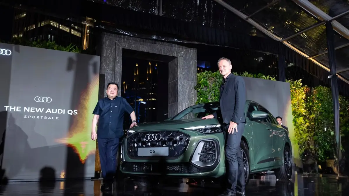 Andrew Nasuri Director INDOMOBIL Group; Martin Bayer Managing Director of Audi Singapore and Audi Regional Office Asia