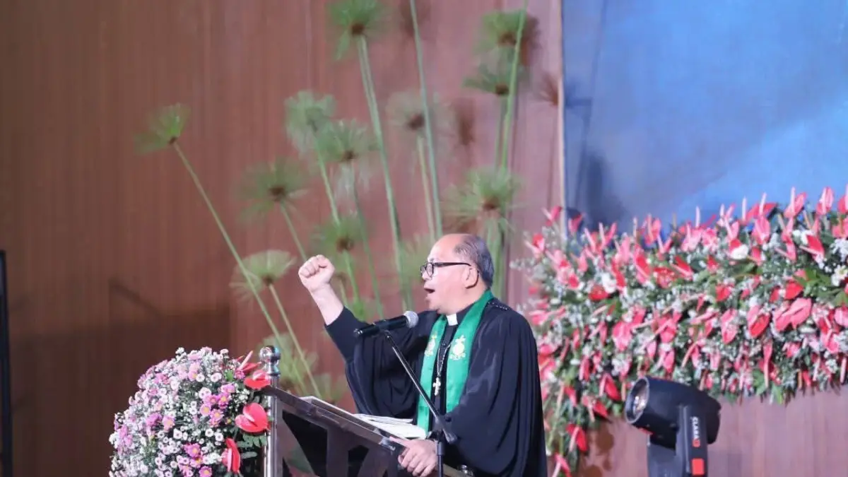 Firman Tuhan yang disampaikan Ketua BPMS GMIM Pdt Dr Adolf Katuuk Wenas MTh.&nbsp;