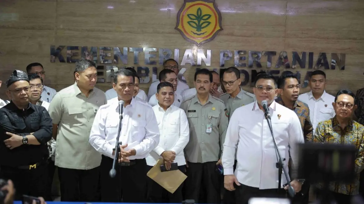  Mentan Amran menegaskan pemerintah berkomitmen melindungi sekitar 15 juta petani sawit yang menggantungkan hidupnya pada komoditas tersebut. 